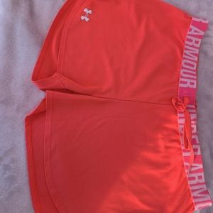 PERFECT CONDITION - Under Armour shorts 💕